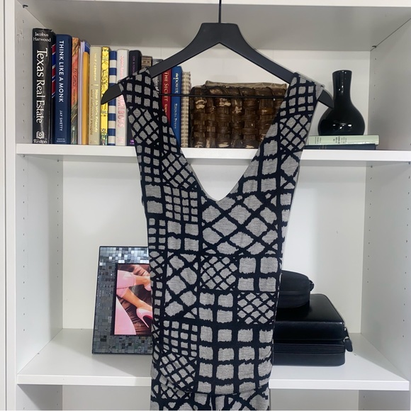 Tracy Reese Cross Back Jersey Maxi Dress - Picture 3 of 5